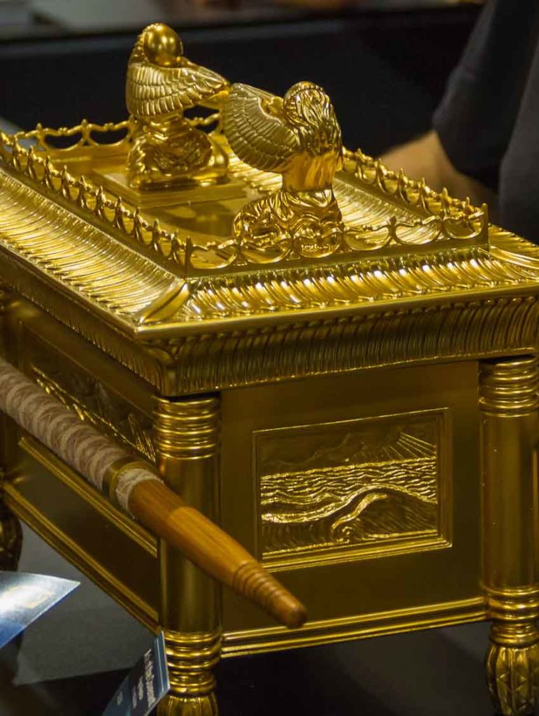 FDN Life Magazine - Read the article on ancient religious artifacts - a world of magic and wonder. FDN Life Magazine is the premium work and lifestyle magazine by and for freelancers, digital nomads, remotes and location independents - The Ark of the Covenant